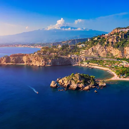 Little Paradise Beach - Happy